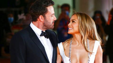 Jennifer Lopez and Ben Affleck share kiss as they make their first red ...