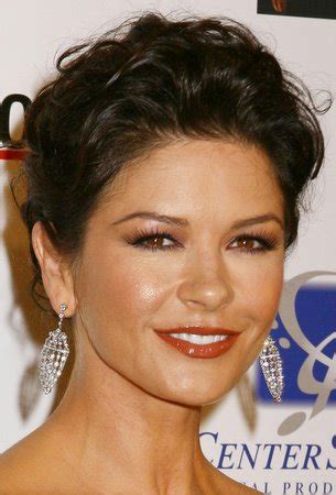 STYLE: CATHERINE ZETA JONES HAIRSTYLES