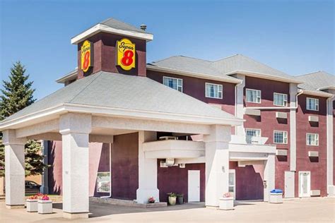 Super 8 by Wyndham Saskatoon Near Saskatoon Airport - UPDATED 2020 ...