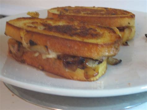 Mind Blowing Grilled Cheese With Sauteed Onions : 5 Steps - Instructables