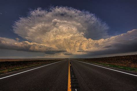 "Explosive" Great Bend Kansas. April 2013 | Storm photography, Great bend kansas, Weather art