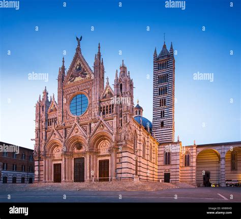 Siena Cathedral facade Stock Photo - Alamy