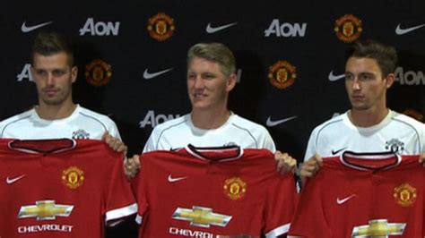 Manchester United unveil three new signings in Seattle - BBC Sport