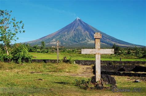 The Majestic MAYON VOLCANO: Albay, Philippines | The Poor Traveler Itinerary Blog