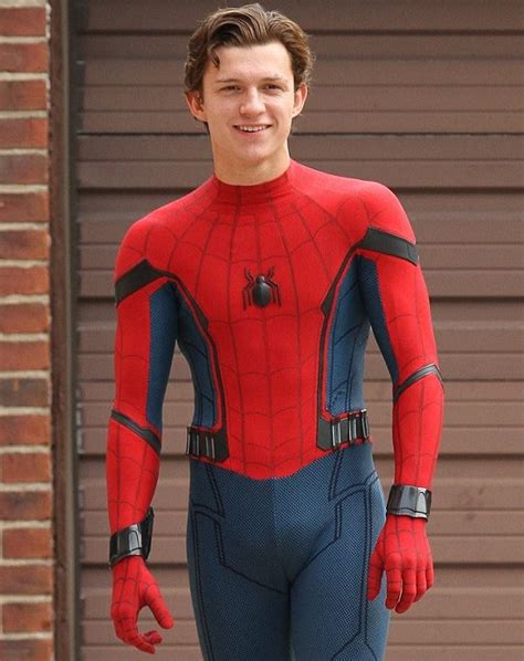 Tom Holland as Spiderman smiling - stuarte