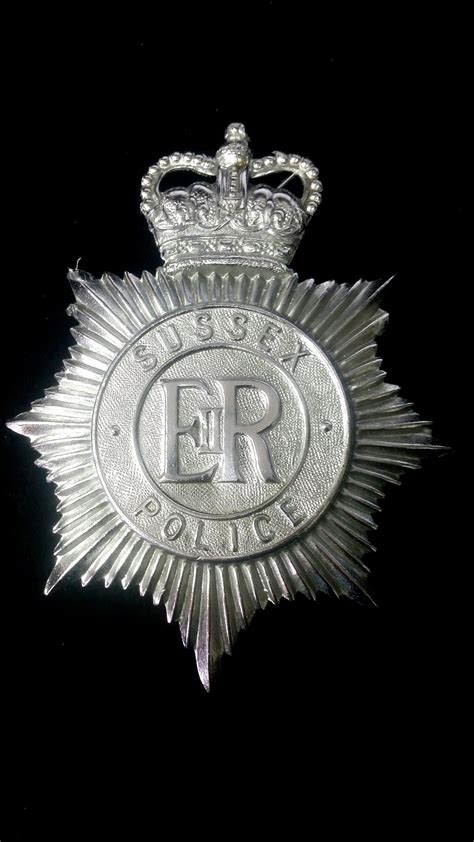 United Kingdom UK Sussex Police Helmet Plate - COLLECTORS-BADGES.COM