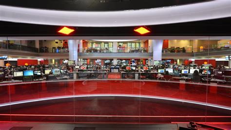 School Report - In Pictures: Virtual BBC News studio