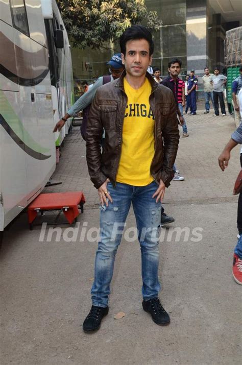 Tusshar Kapoor for Promotions of Kyaa Kool Hai Hum 3 on 'Naagin' Media