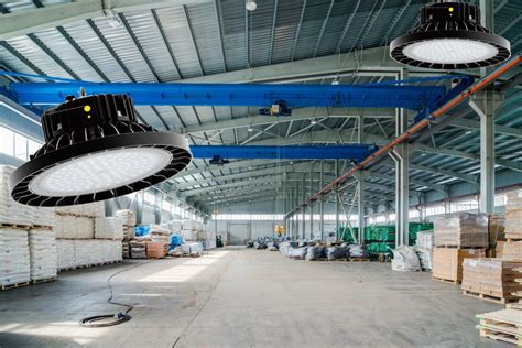 5 Advantages of Using High Bay LED Lights in a Warehouse