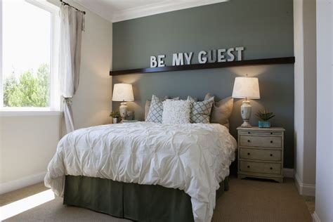 How to Stage a Bedroom for Buyer Appeal in 6 Steps