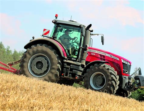 Massey Ferguson 8740 S Dyna-VT im traction Erstkontakt | traction - das ...