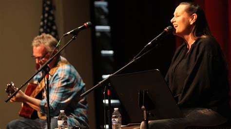 Georgette Jones performs to full crowd at Mitchell Opera House