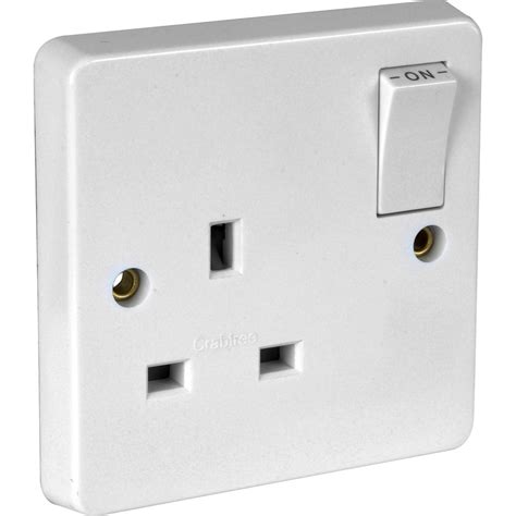 Crabtree Switched Socket 1 Gang Double Pole | Toolstation