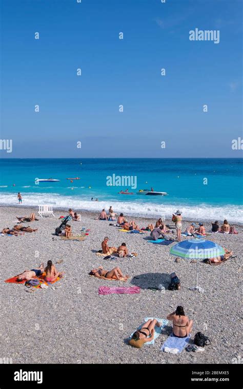 French riviera beach crowd hi-res stock photography and images - Alamy