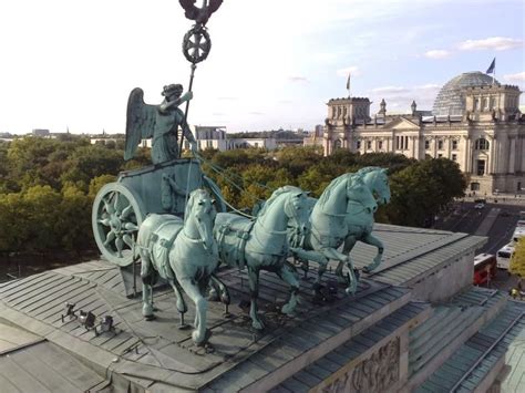 Pin auf Urbanfiles | Brandenburger tor berlin, Berlin geschichte, Quadriga berlin