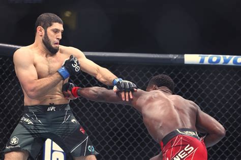 Ikram Aliskerov def. Phil Hawes at UFC 288: Best photos