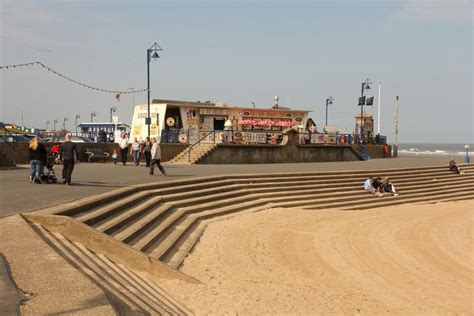 Mablethorpe seafront © Richard Croft cc-by-sa/2.0 :: Geograph Britain ...