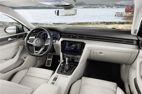 Volkswagen 2022 Passat Interior