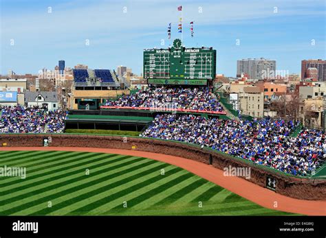 Wrigley field hi-res stock photography and images - Alamy