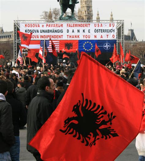 File:Kosova independence Vienna 17-02-2008 b.jpg - Wikimedia Commons