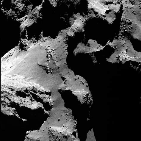 Rosetta Saw Collapsing Cliffs and Other Changes on 67P During its Mission - Universe Today