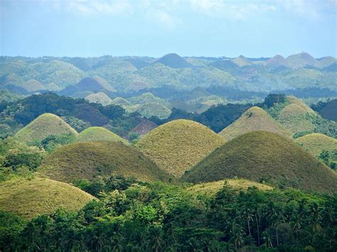 Les Chocolates Hills de l'Ile de Bohol aux Philippines | Globe-Trotting ...