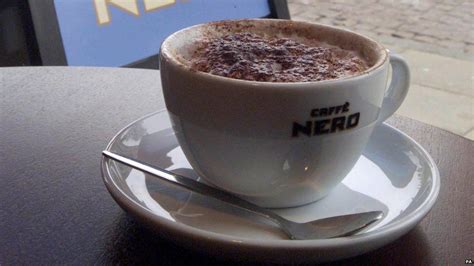 Caffe Nero staff lose free lunch after National Living Wage introduced - BBC Newsbeat