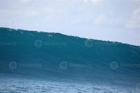 Breaking Wave 1371385 Stock Photo at Vecteezy