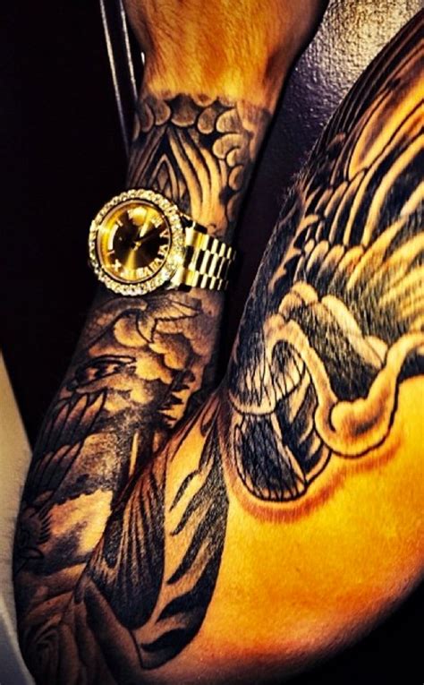 Justin Bieber Debuts New Tattoo—See the Shirtless Pics! | E! News