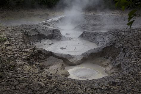 Pool of bubbling mud. Rincon de la Vieja Volcano, Costa Rica ...