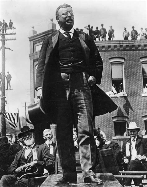 Teddy Roosevelt delivers a speech in Hannibal, Missouri in 1903 : r ...