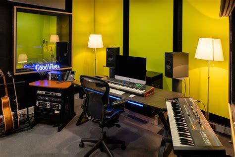 Sydney Production Studio for vocal recording and more - Studios 301