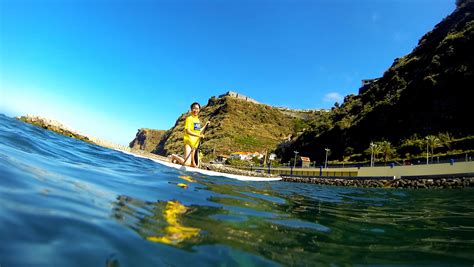 Surfing in Madeira - 2MADEIRA.COM