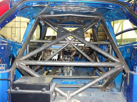 The advantages of building a roll cage - ProFormance Metals