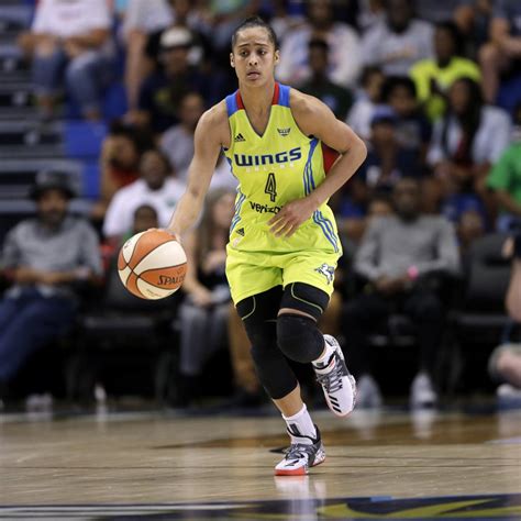 WNBA Star Skylar Diggins-Smith Announces Pregnancy in Instagram Post ...