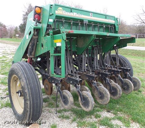 Great Plains 706NT no-till grain drill in Vienna, MO | Item DG5596 sold | Purple Wave