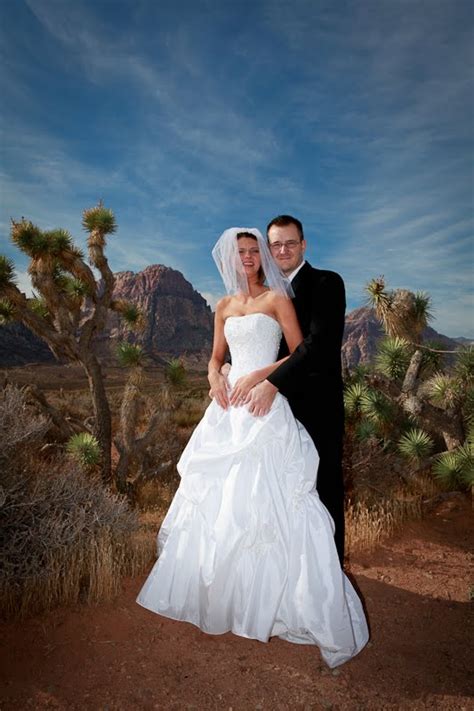 Scenic Weddings in Las Vegas: Red Rock Canyon Weddings this fall!