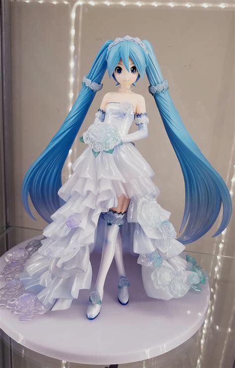 She's finally here. Wedding dress Hatsune Miku by FREEing : AnimeFigures