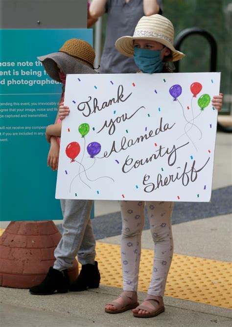 Photos: Alameda County firefighters and sheriff’s deputies salute Covid ...