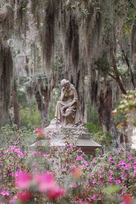 Bonaventure Cemetery, Georgia.. the spookiest but most beautiful place, Savannah is likely my ...