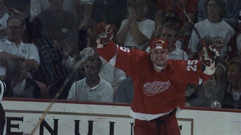 1997 Detroit Red Wings' luck turns in Game 2 vs. Avs