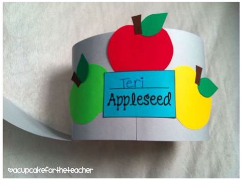 Johnny Appleseed hat! There is no instructions for this craft. Thought it looked pretty easy to ...