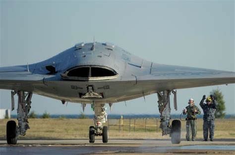 It's Tough Not to Ogle This X-47B Drone Landing on an Aircraft Carrier | The SITREP Military ...