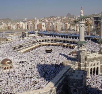 The Pilgrimage to Mecca—The Divine Light of Allah Shines from the East ...