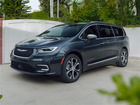 2023 Chrysler Pacifica - Specs, Prices, MPG, Reviews & Photos | Cars.com