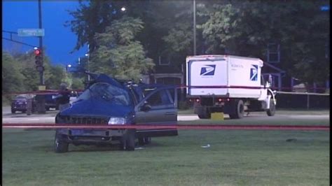 1 killed, 2 injured after SUV collides with postal truck on West Side - ABC7 Chicago