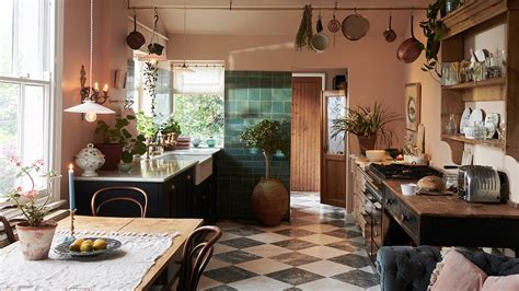 House & Home - These English Country Kitchens Will Completely Charm You