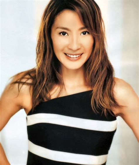 Michelle Yeoh - WORLD FAMOUS PEOPLE