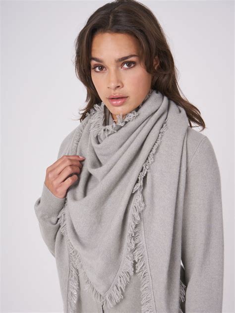 Triangular cashmere scarf with fringes