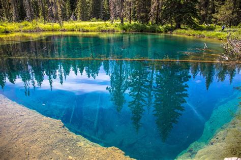 Meet Crater Lake's Stunning Little Sister, Little Crater Lake in Oregon ...